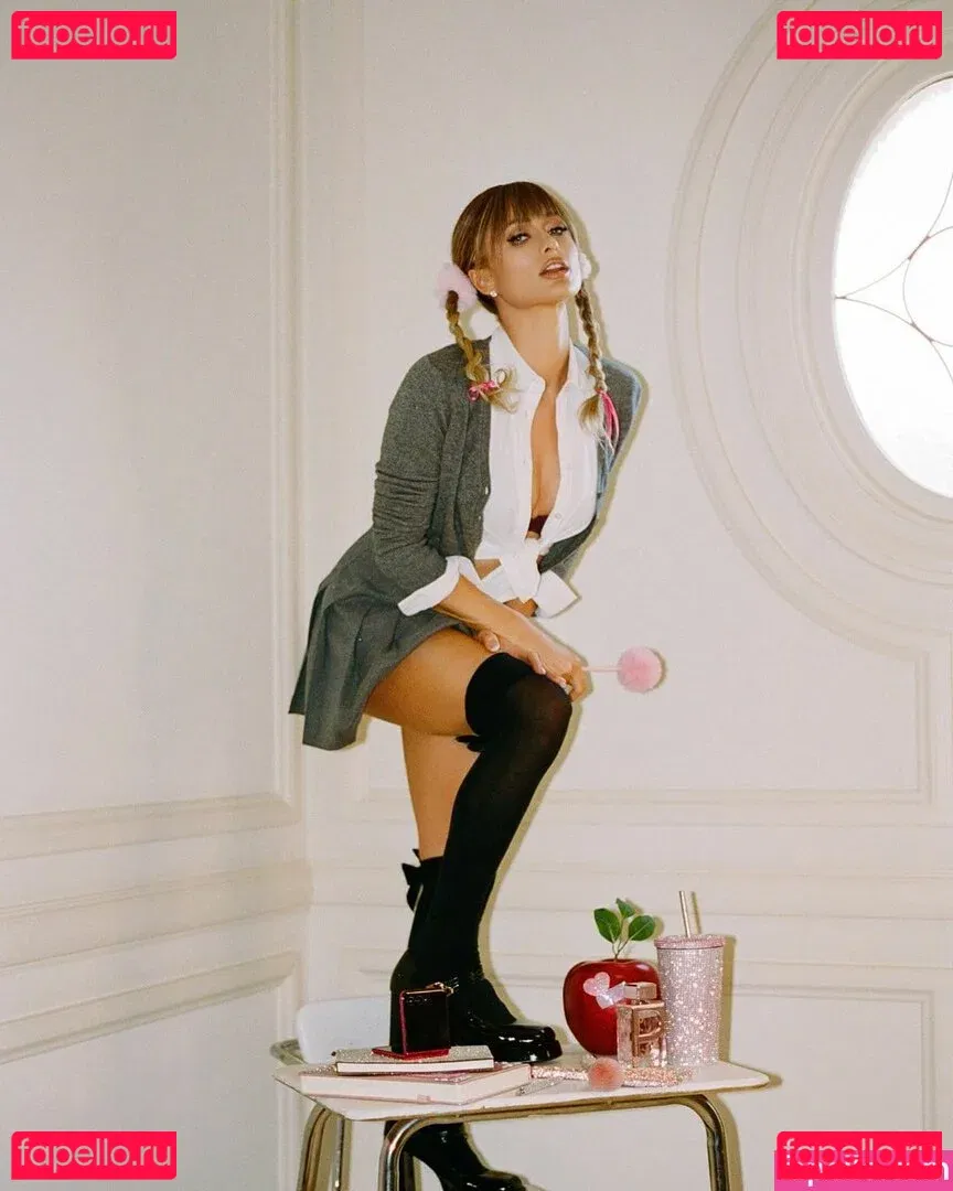 Paris Hilton Onlyfans Photo Gallery 