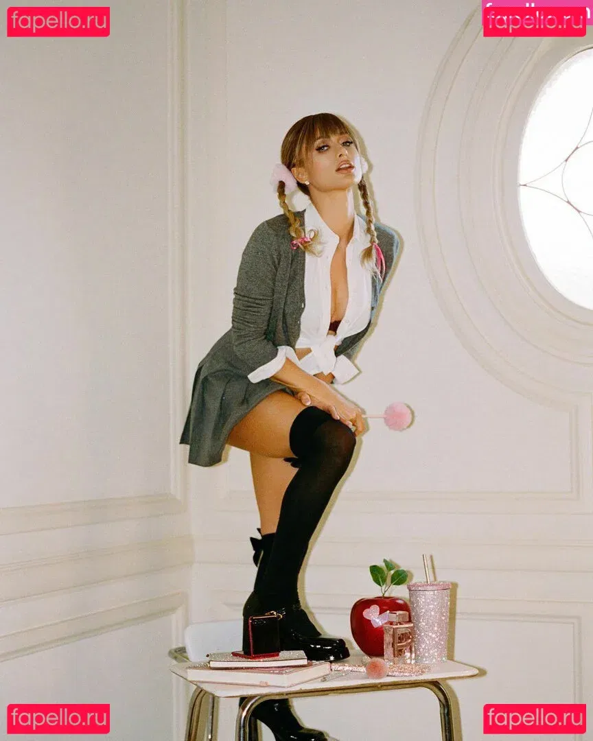 Paris Hilton Onlyfans Photo Gallery 