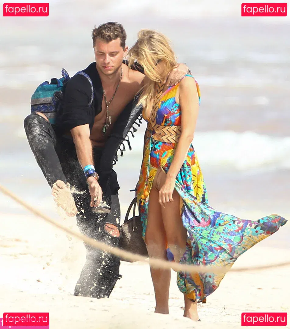 Paris Hilton Onlyfans Photo Gallery 