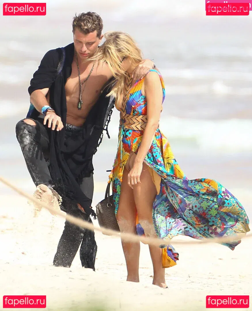 Paris Hilton Onlyfans Photo Gallery 