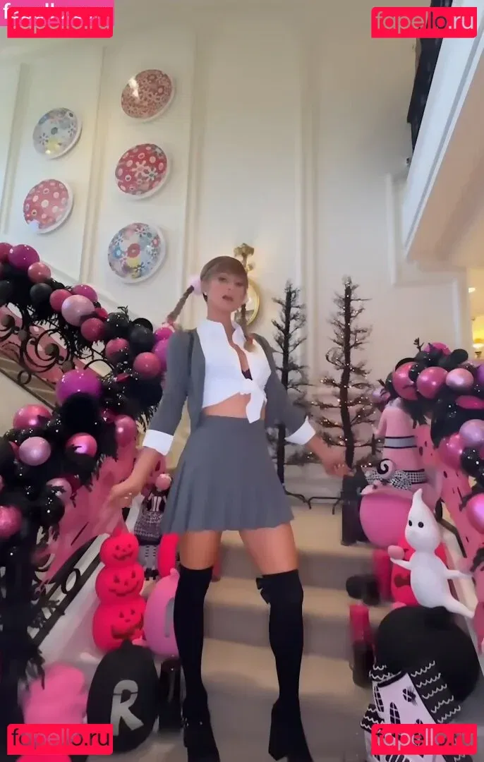 Paris Hilton Onlyfans Photo Gallery 