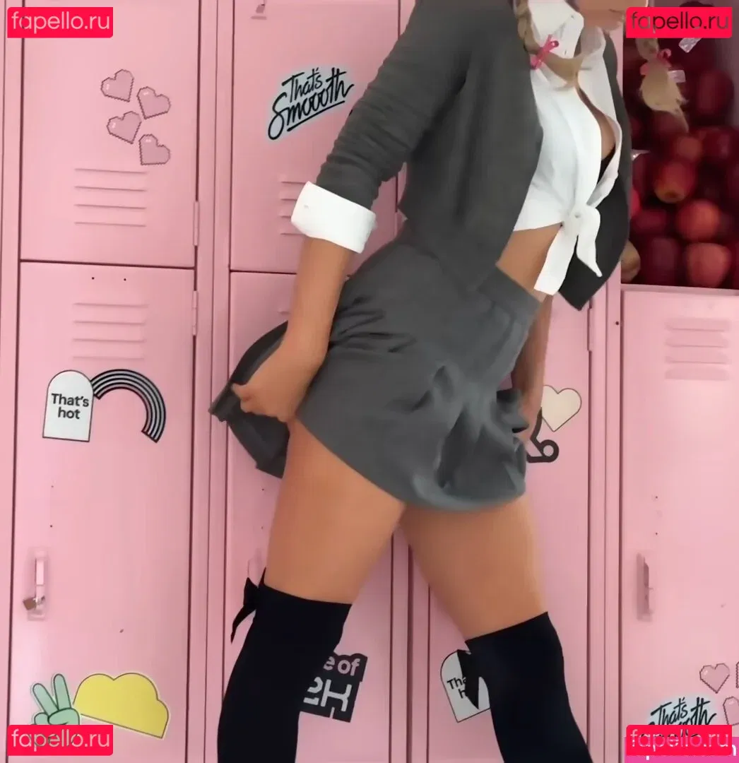 Paris Hilton Onlyfans Photo Gallery 