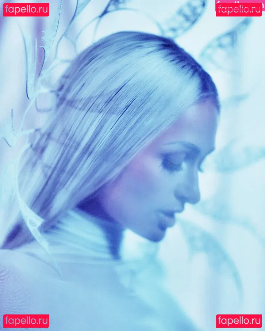 Paris Hilton Onlyfans Photo Gallery 