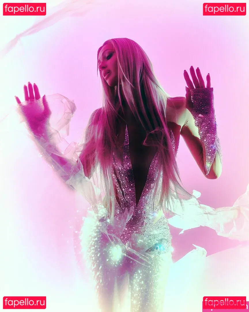 Paris Hilton Onlyfans Photo Gallery 