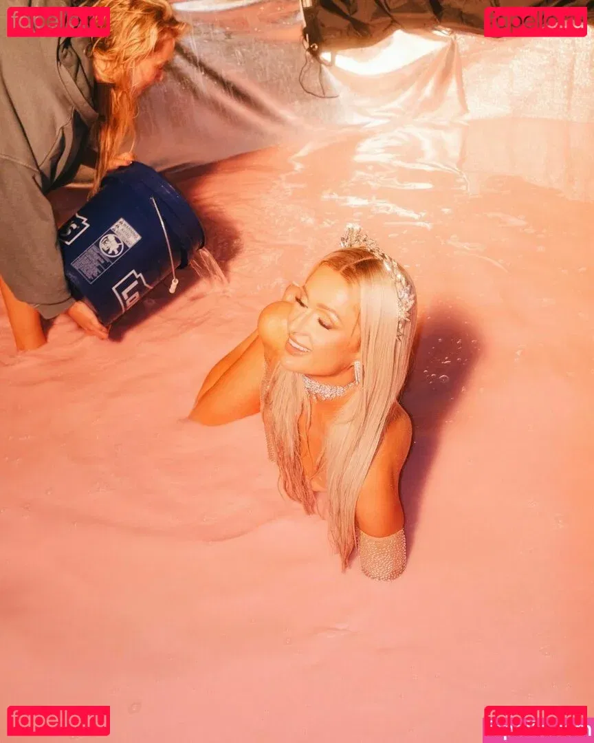 Paris Hilton Onlyfans Photo Gallery 
