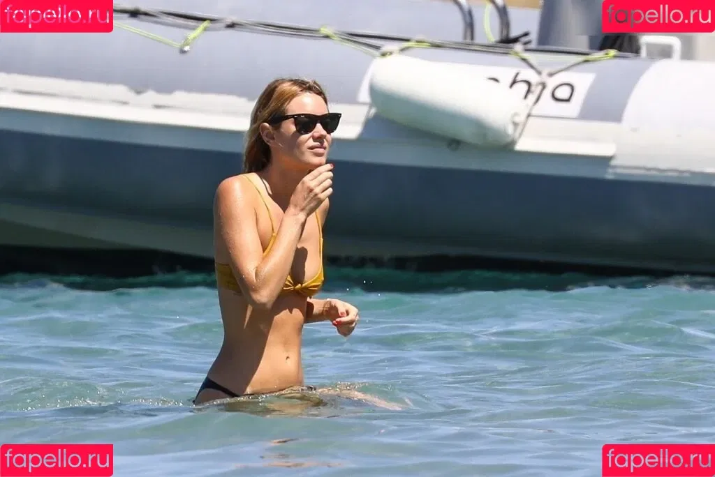 Camille Rowe Onlyfans Photo Gallery 