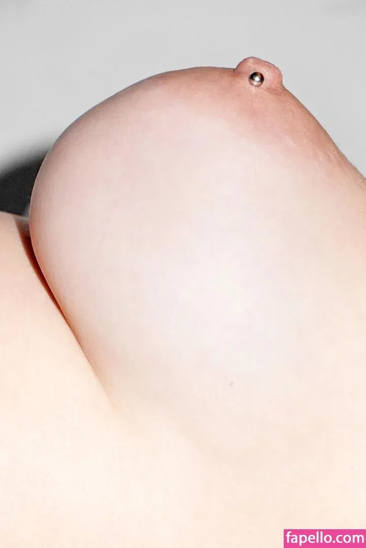 Camille Rowe Onlyfans Photo Gallery 