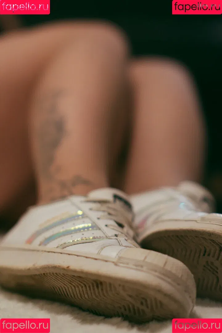 Sexyskyfeet Onlyfans Photo Gallery 