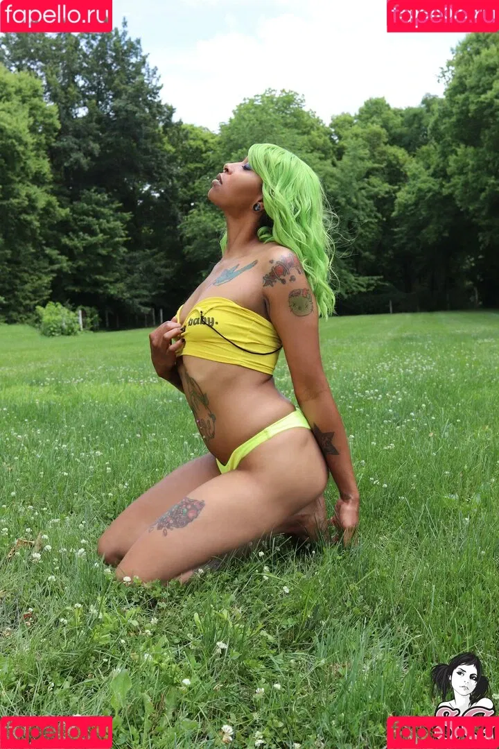 Zebrah SG Onlyfans Photo Gallery 