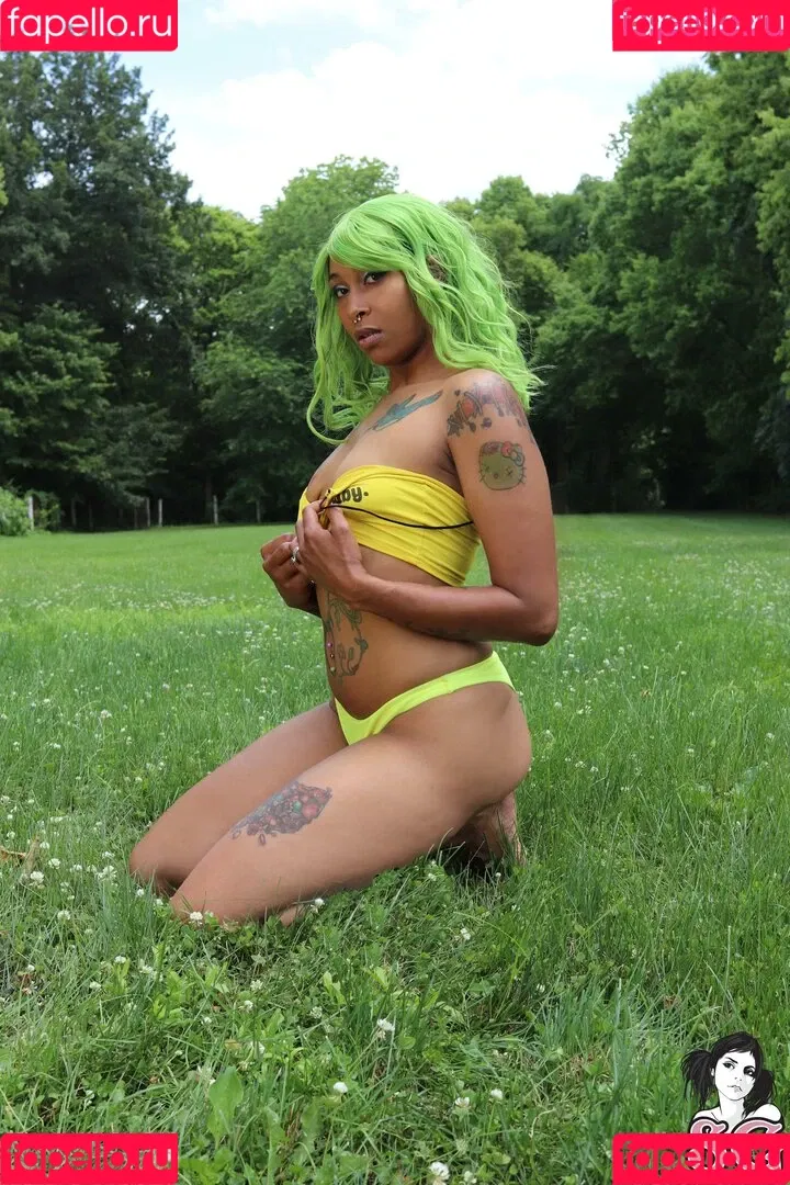Zebrah SG Onlyfans Photo Gallery 
