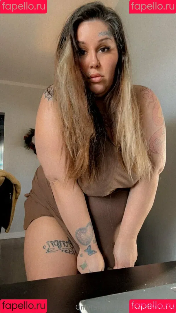 therealmizkellie Onlyfans Photo Gallery 