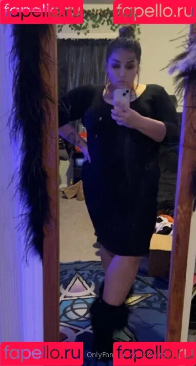 therealmizkellie Onlyfans Photo Gallery 