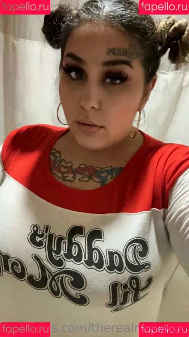therealmizkellie Onlyfans Photo Gallery 