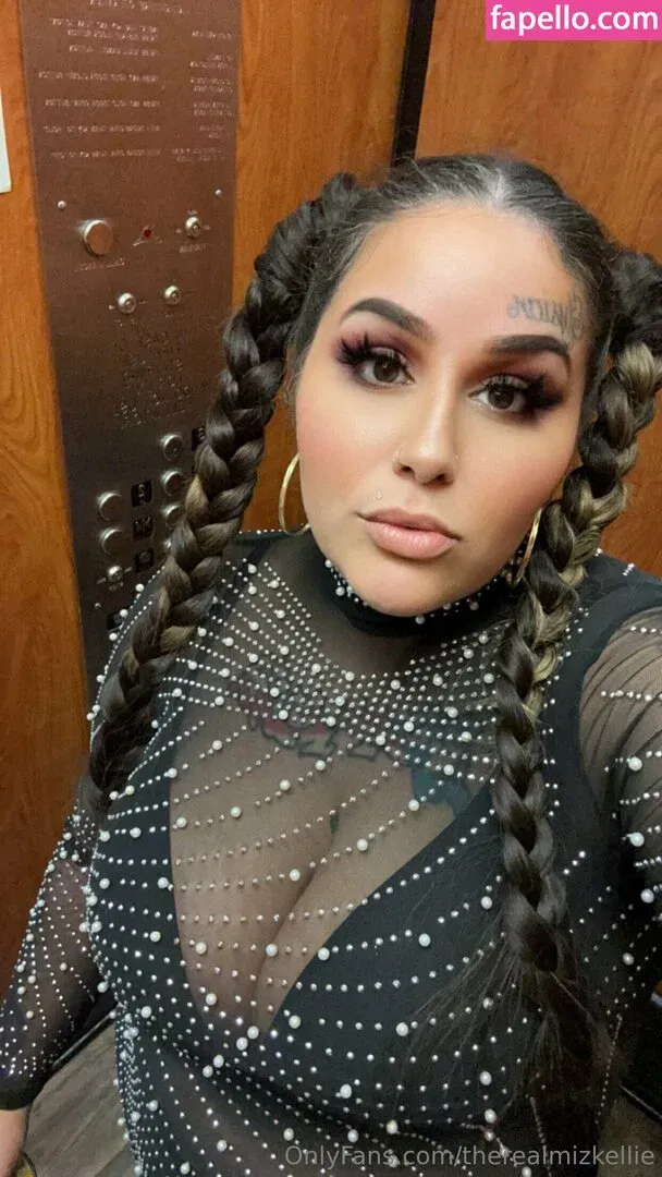 therealmizkellie Onlyfans Photo Gallery 