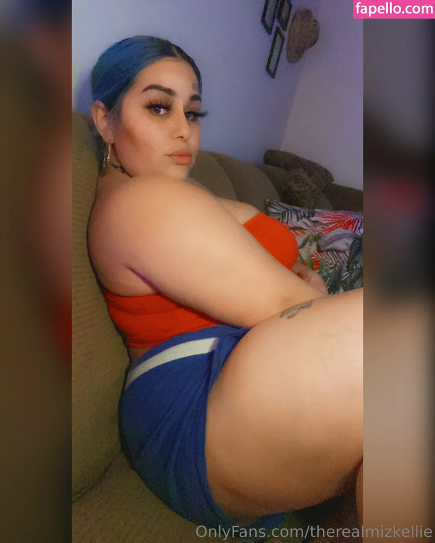 therealmizkellie Onlyfans Photo Gallery 