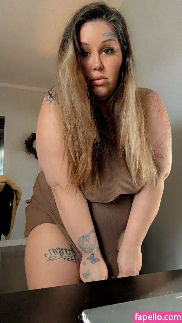 therealmizkellie Onlyfans Photo Gallery 