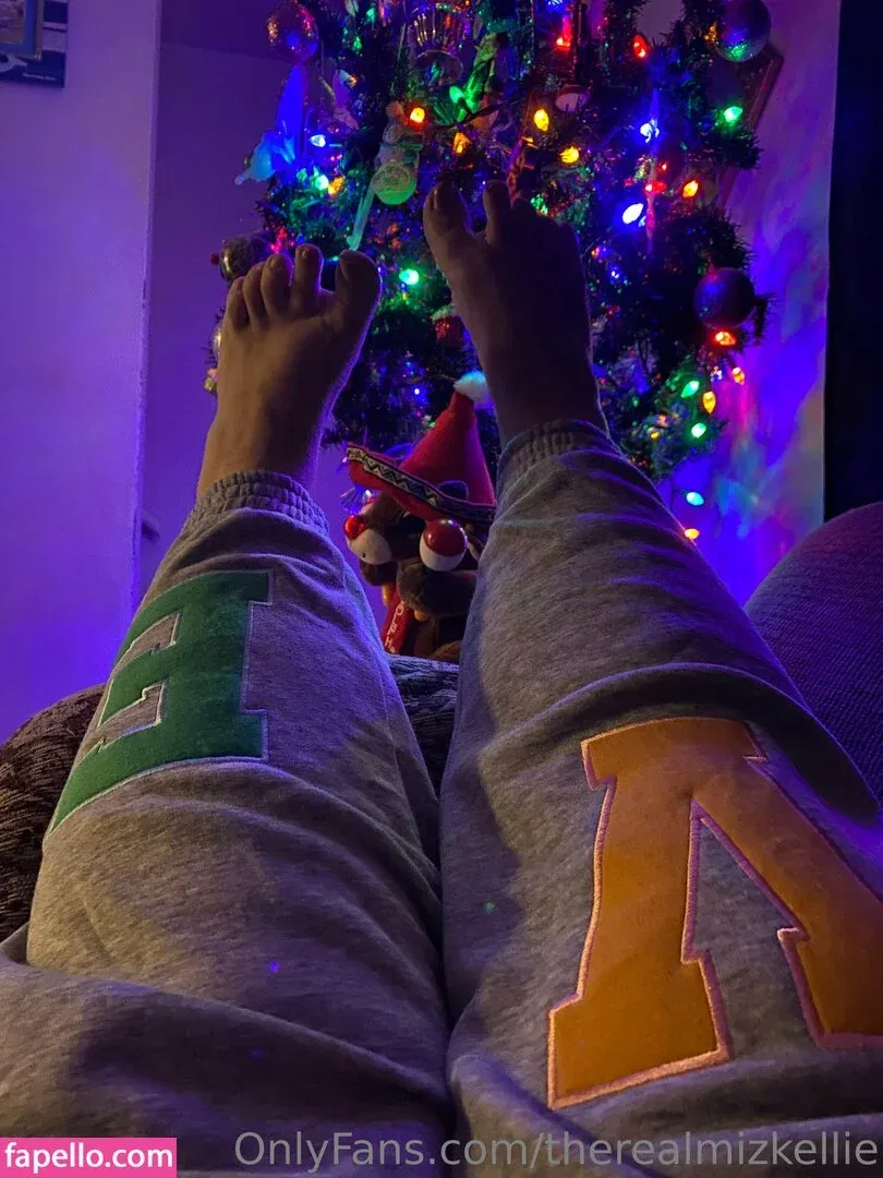 therealmizkellie Onlyfans Photo Gallery 