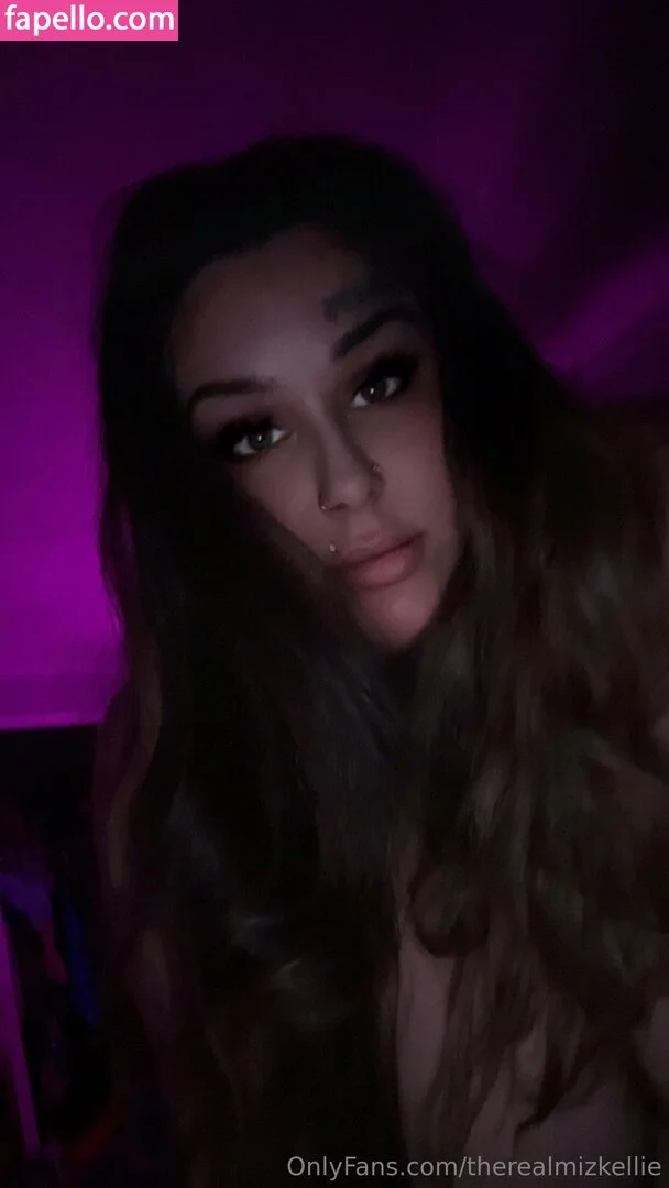 therealmizkellie Onlyfans Photo Gallery 