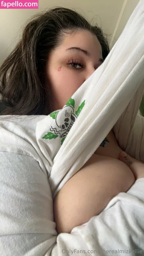 therealmizkellie Onlyfans Photo Gallery 