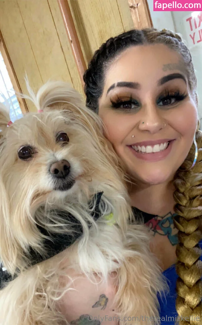 therealmizkellie Onlyfans Photo Gallery 