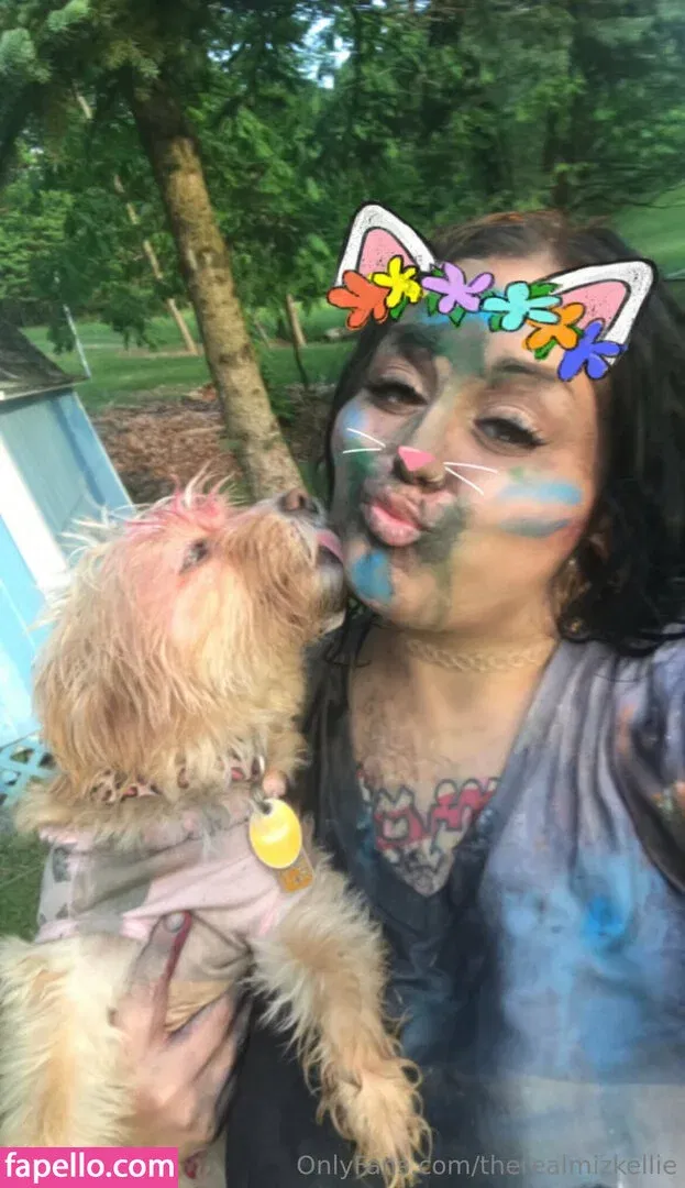 therealmizkellie Onlyfans Photo Gallery 