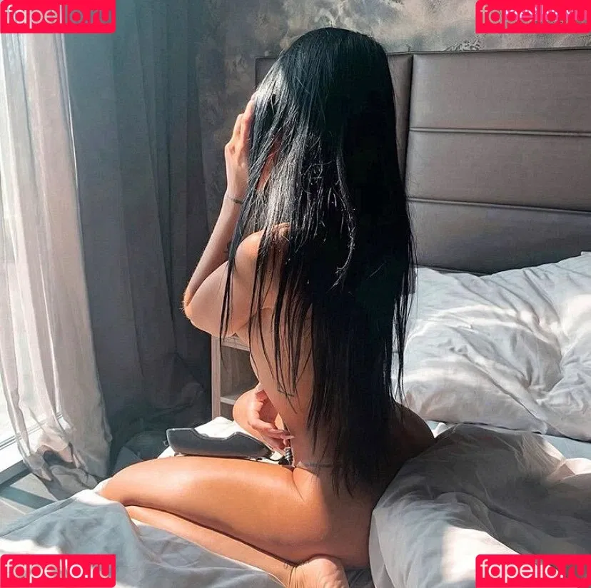 Onlyheni Onlyfans Photo Gallery 