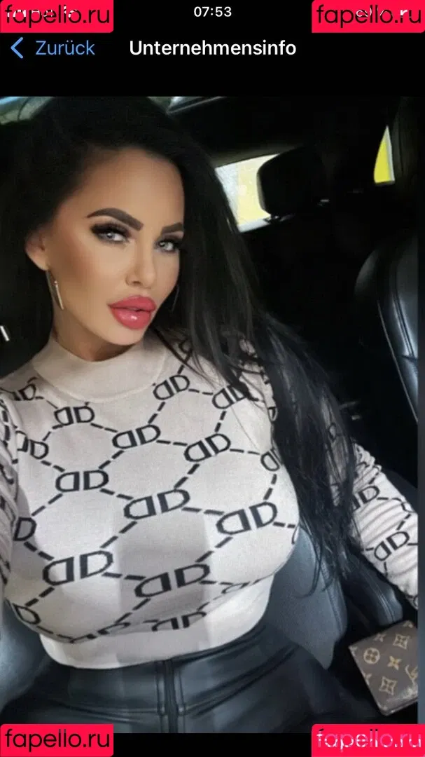 Onlyheni Onlyfans Photo Gallery 