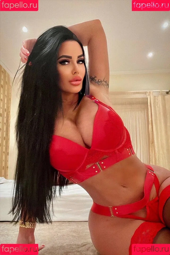 Onlyheni Onlyfans Photo Gallery 