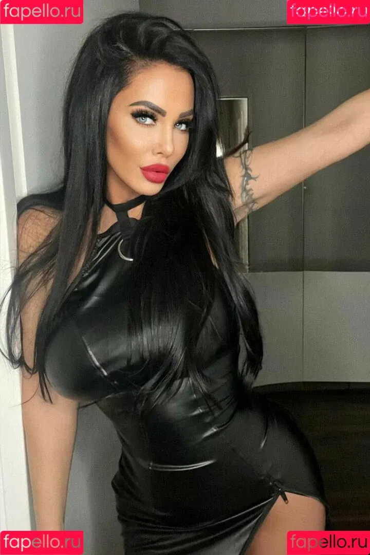 Onlyheni Onlyfans Photo Gallery 