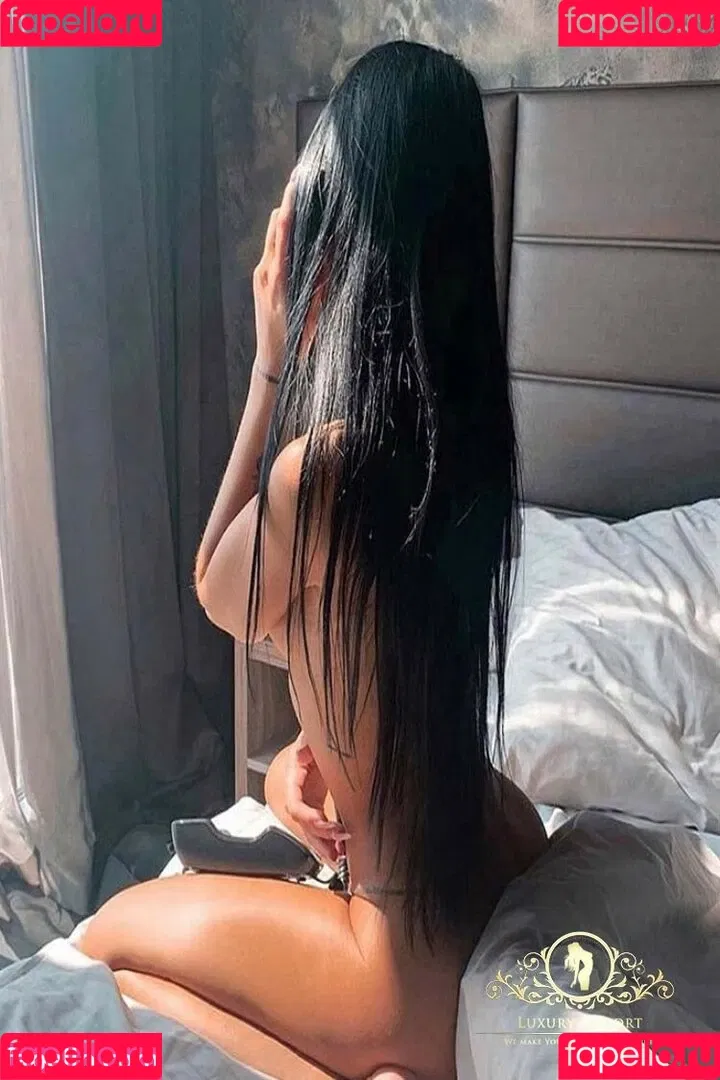 Onlyheni Onlyfans Photo Gallery 