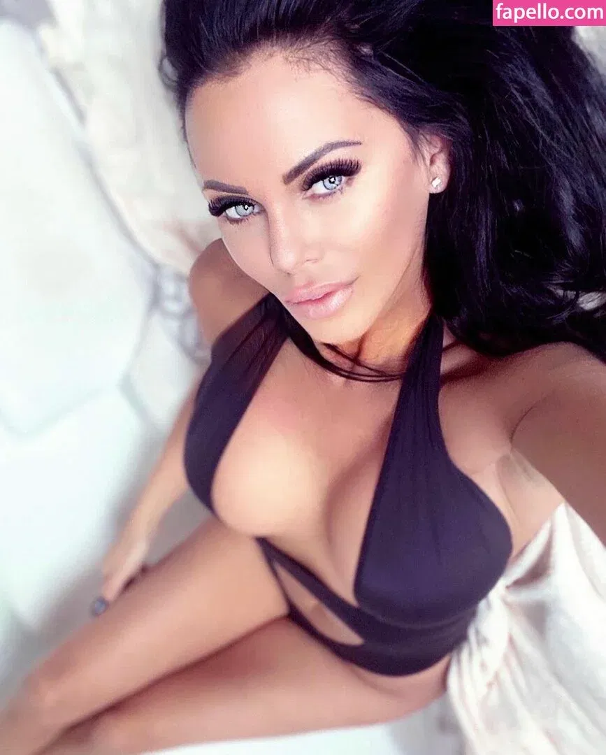 Onlyheni Onlyfans Photo Gallery 