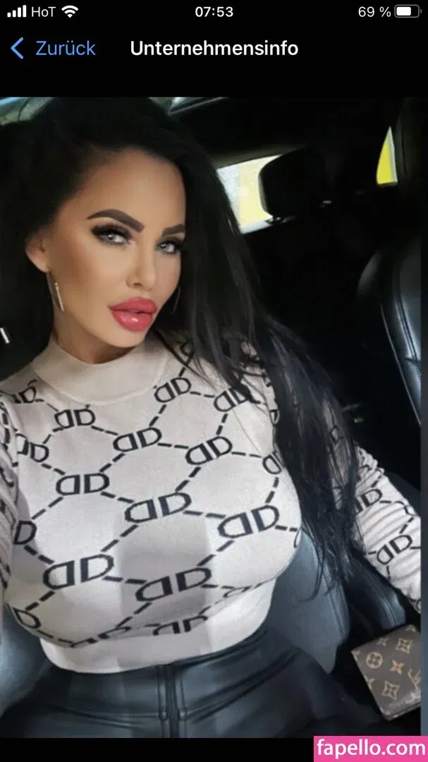 Onlyheni Onlyfans Photo Gallery 