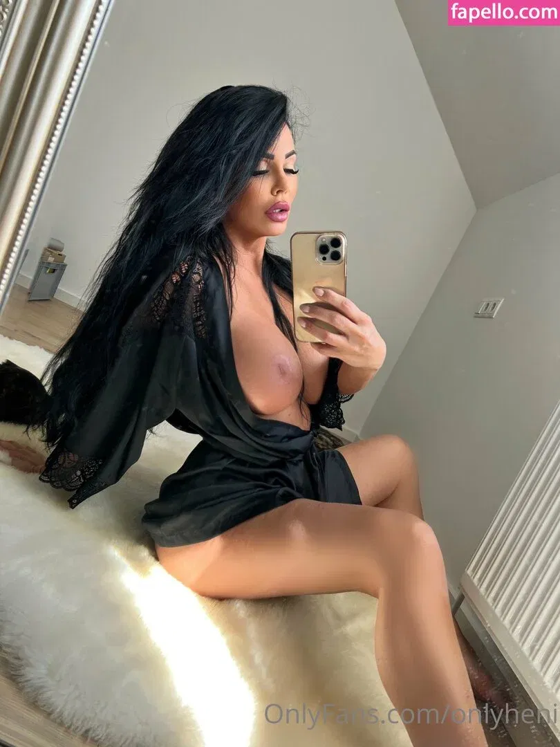 Onlyheni Onlyfans Photo Gallery 