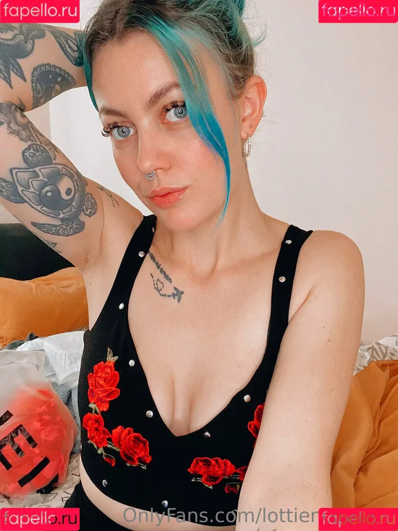 lottienovafree Onlyfans Photo Gallery 