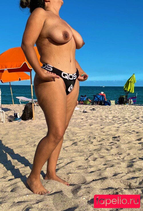Hotwifemiami37 Nude Onlyfans Photo 6