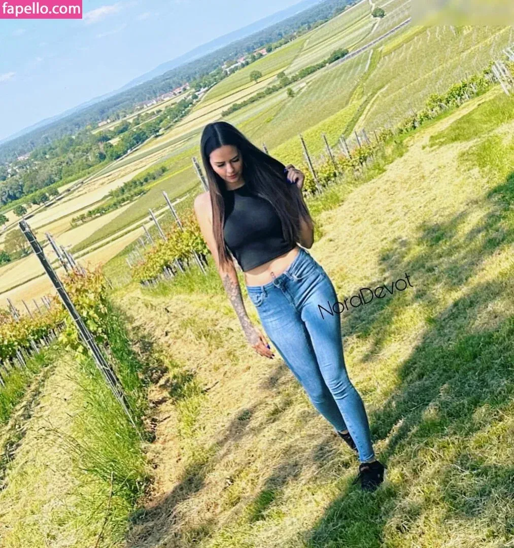 NoraDevot Onlyfans Photo Gallery 