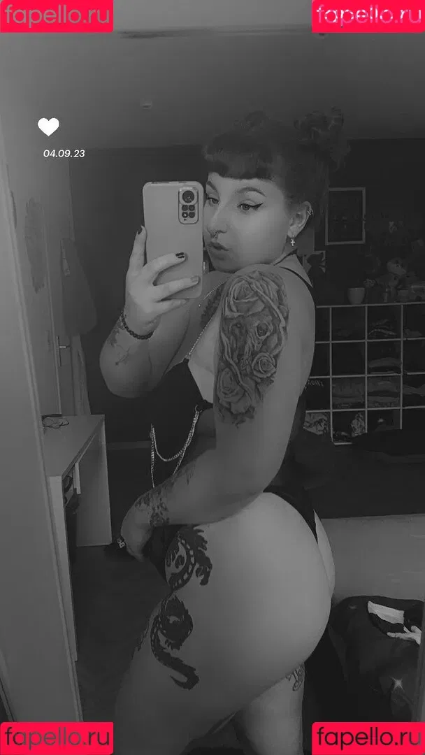 xlenaa_official Onlyfans Photo Gallery 