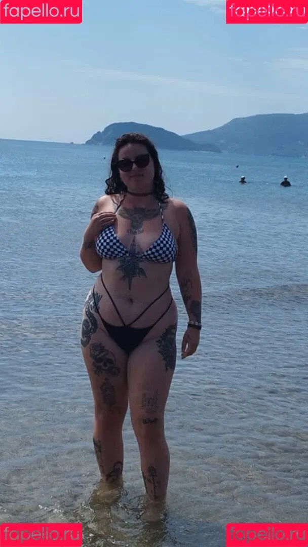 xlenaa_official Onlyfans Photo Gallery 