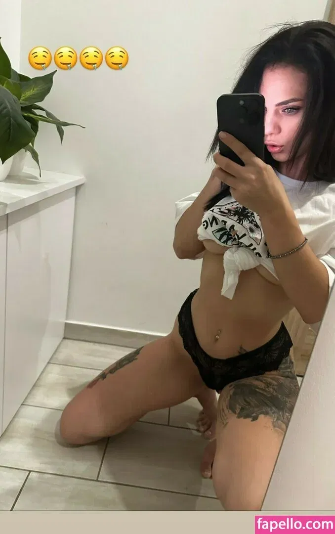 benekittii21 Onlyfans Photo Gallery 