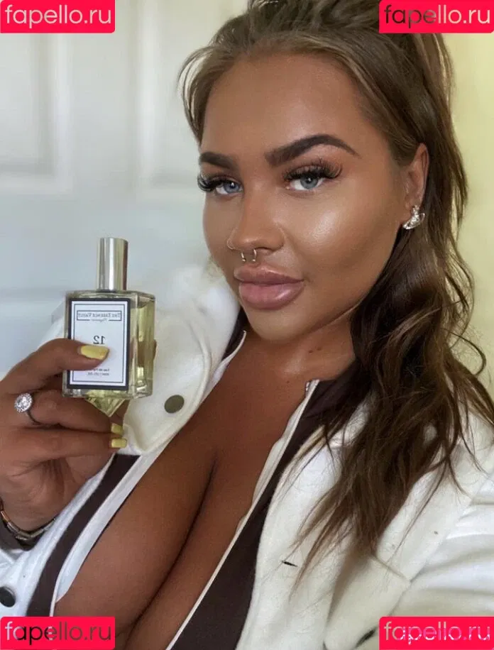 Nicole Barker Onlyfans Photo Gallery 