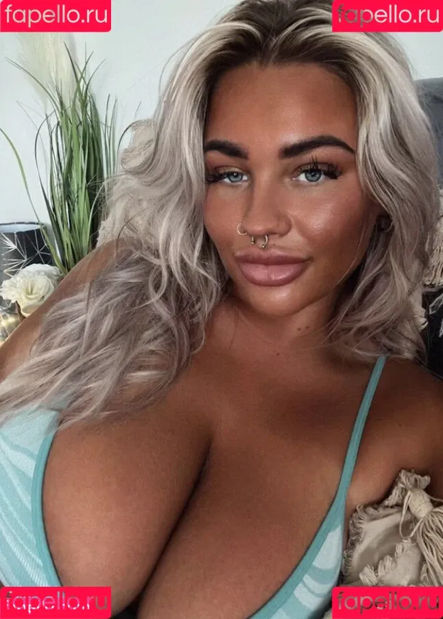 Nicole Barker Onlyfans Photo Gallery 