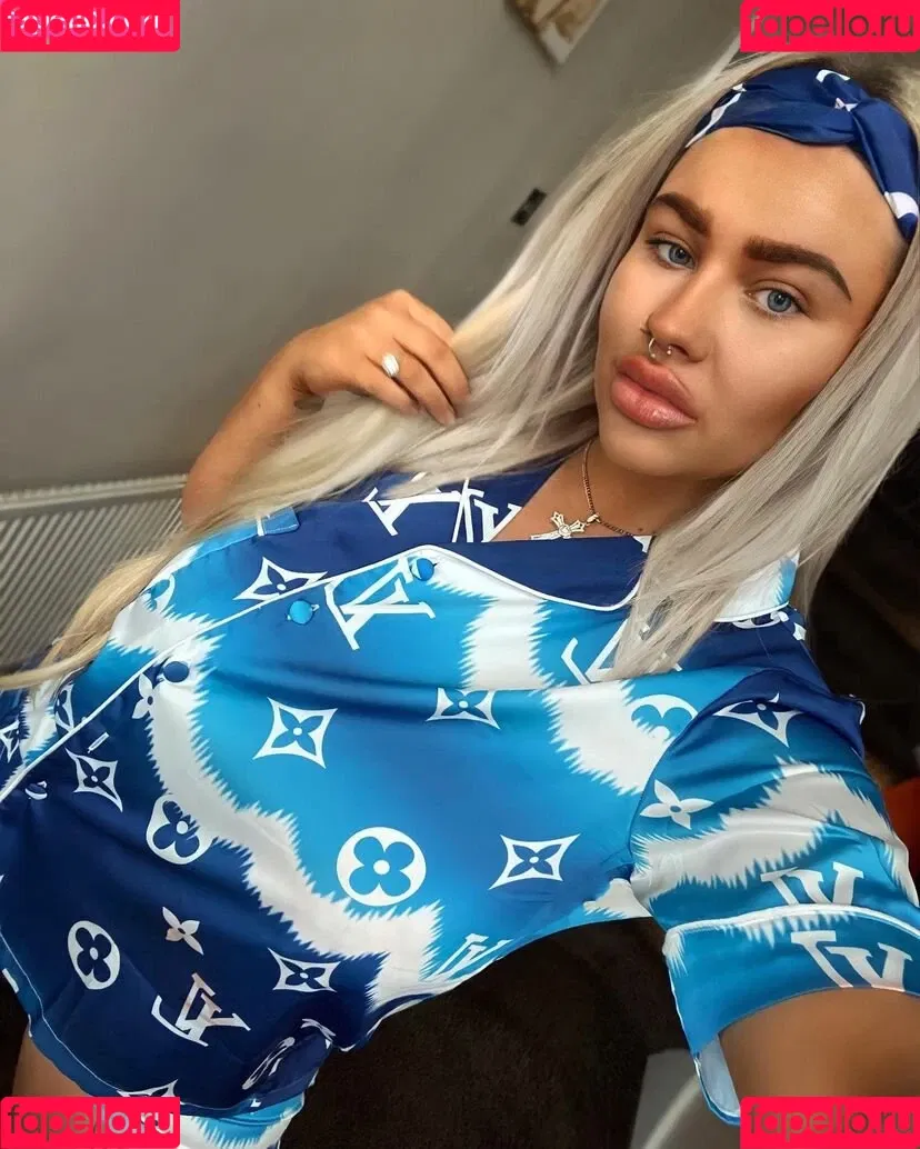 Nicole Barker Onlyfans Photo Gallery 