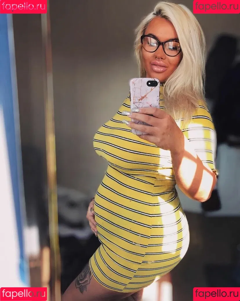 Nicole Barker Onlyfans Photo Gallery 