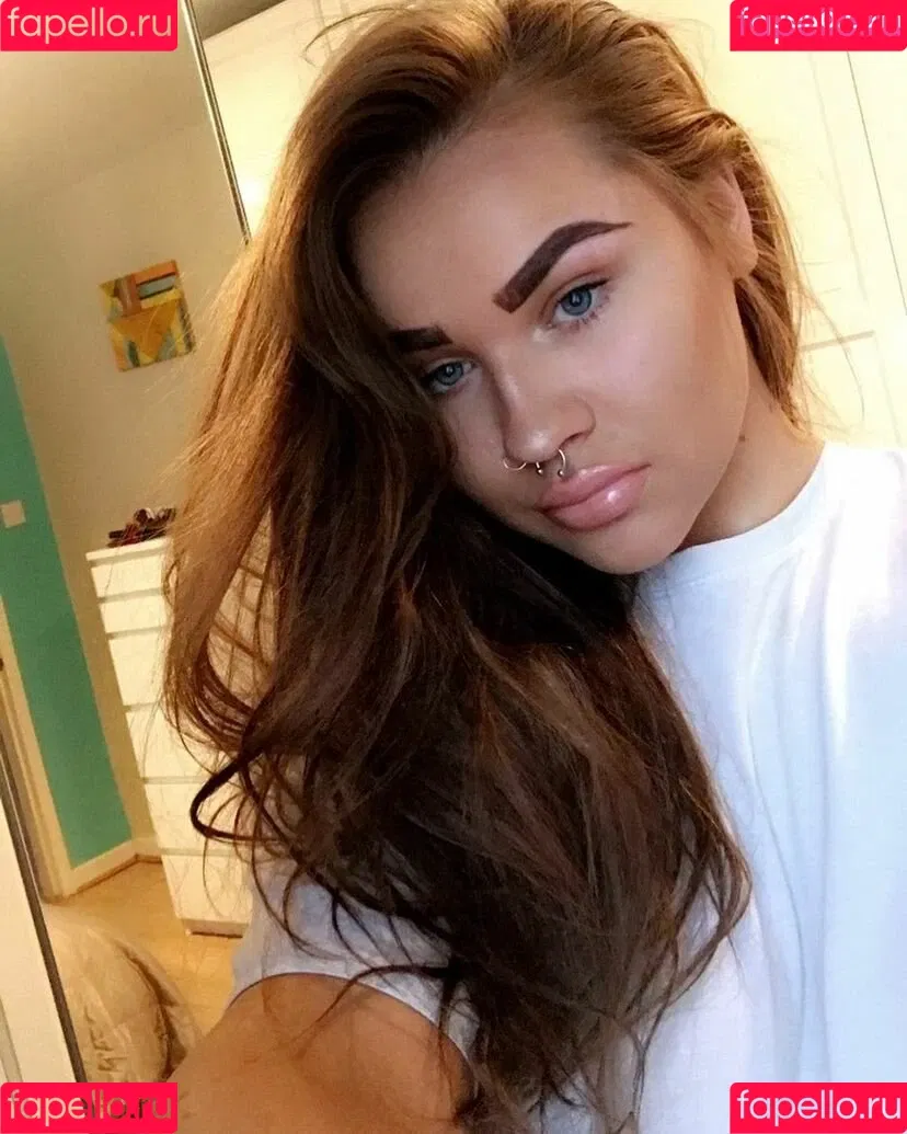 Nicole Barker Onlyfans Photo Gallery 
