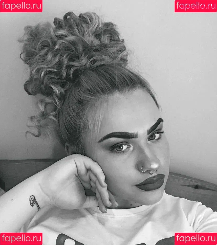 Nicole Barker Onlyfans Photo Gallery 