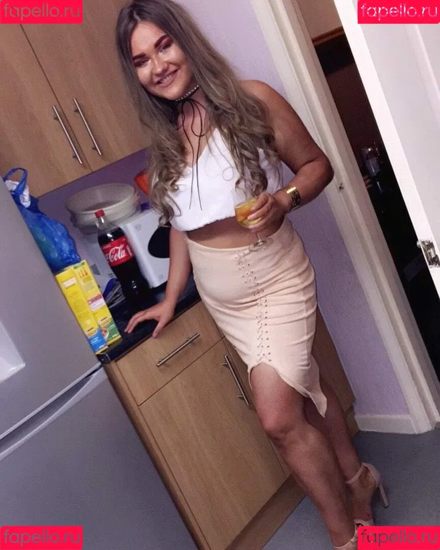 Nicole Barker Onlyfans Photo Gallery 
