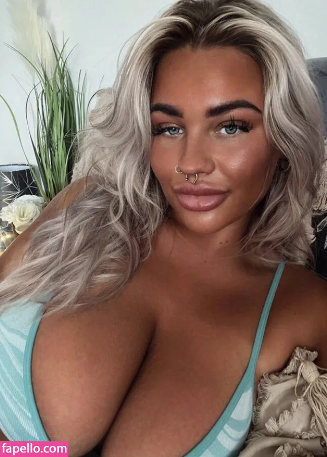 Nicole Barker Onlyfans Photo Gallery 