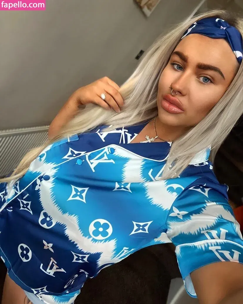 Nicole Barker Onlyfans Photo Gallery 