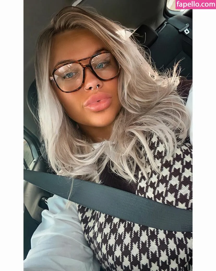 Nicole Barker Onlyfans Photo Gallery 