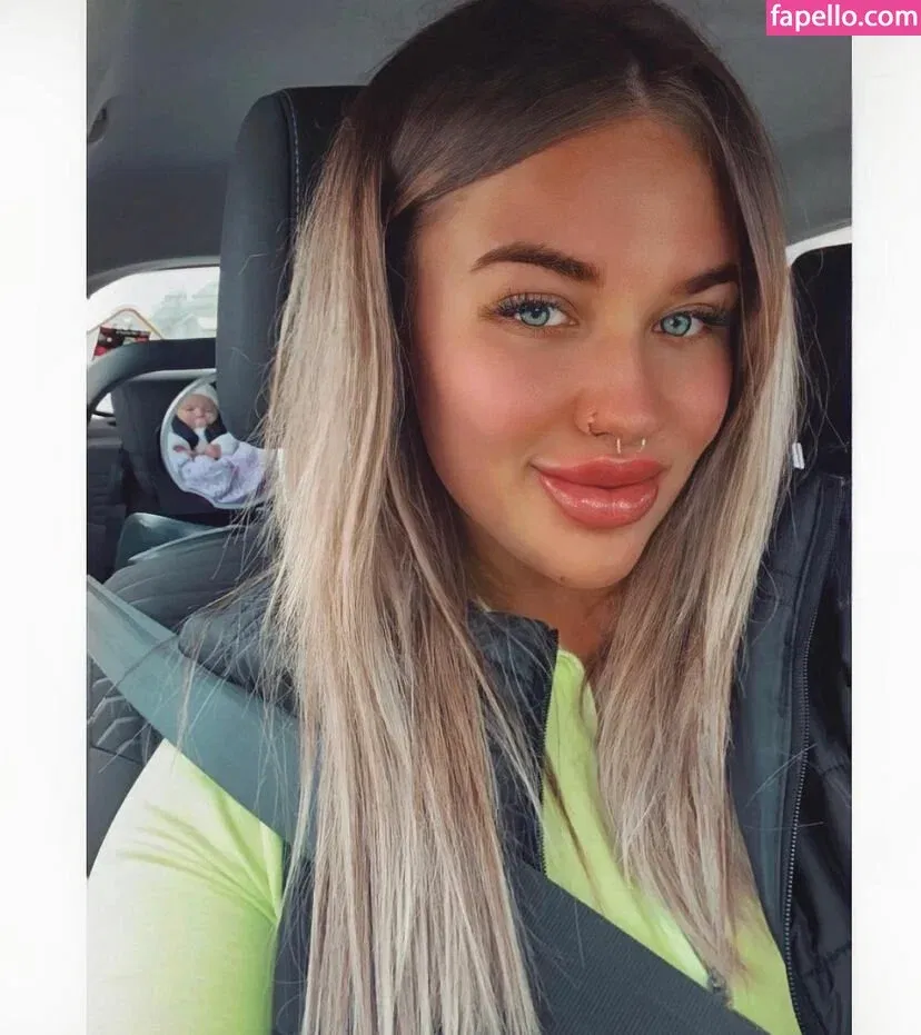 Nicole Barker Onlyfans Photo Gallery 